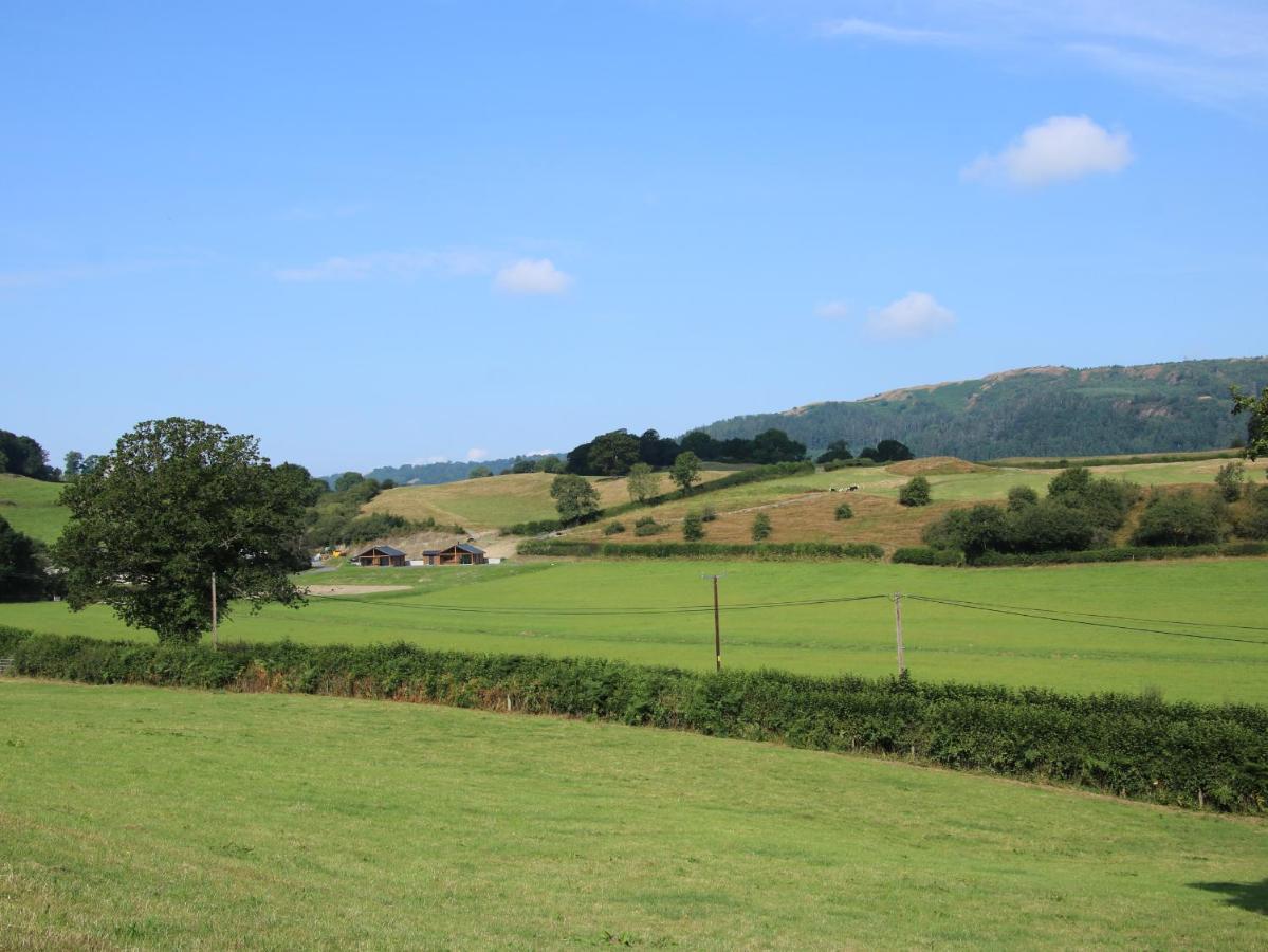 Villa Meadow View Meifod Exterior foto